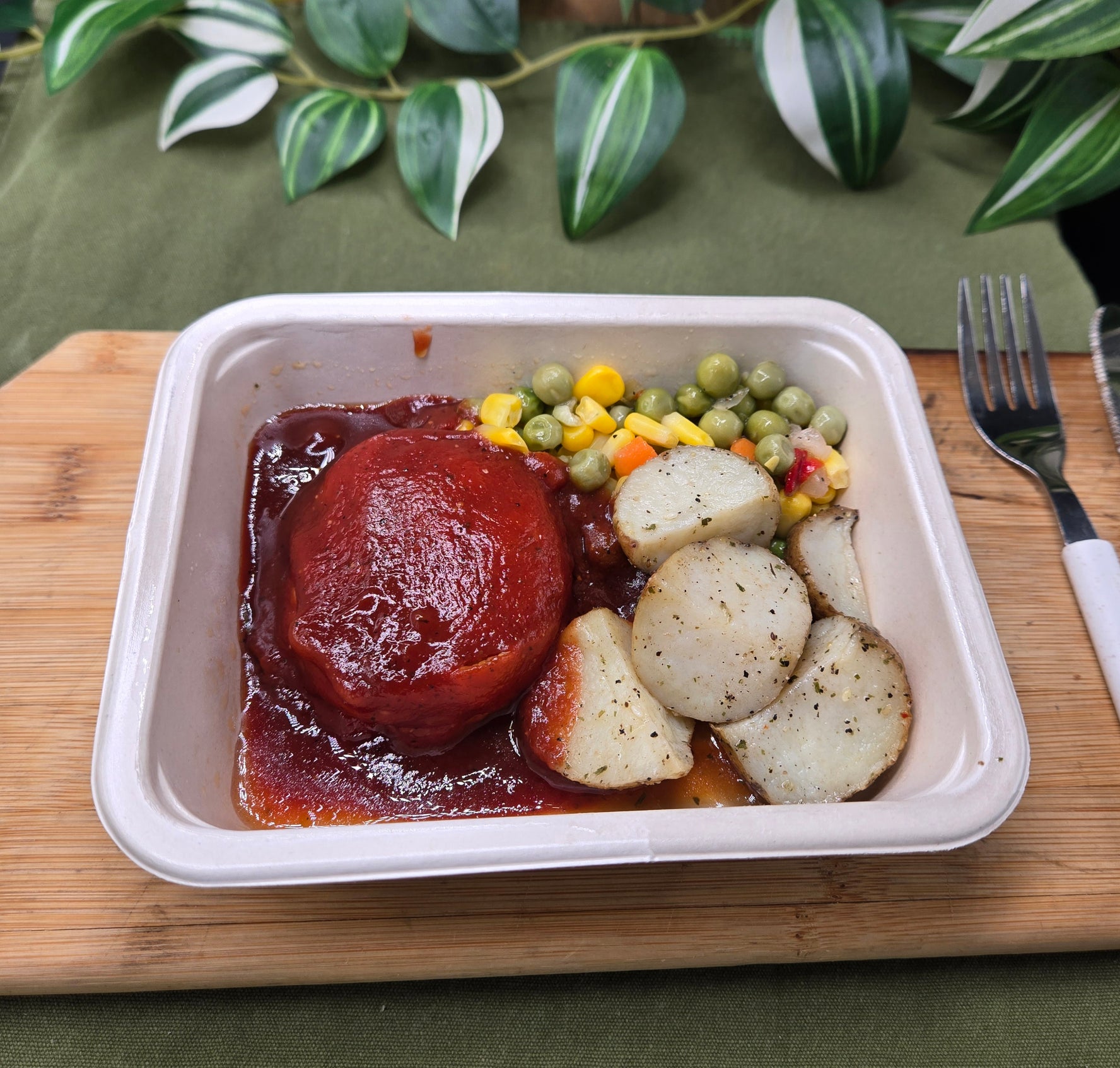 Tournedos de poulet avec patates et légumes